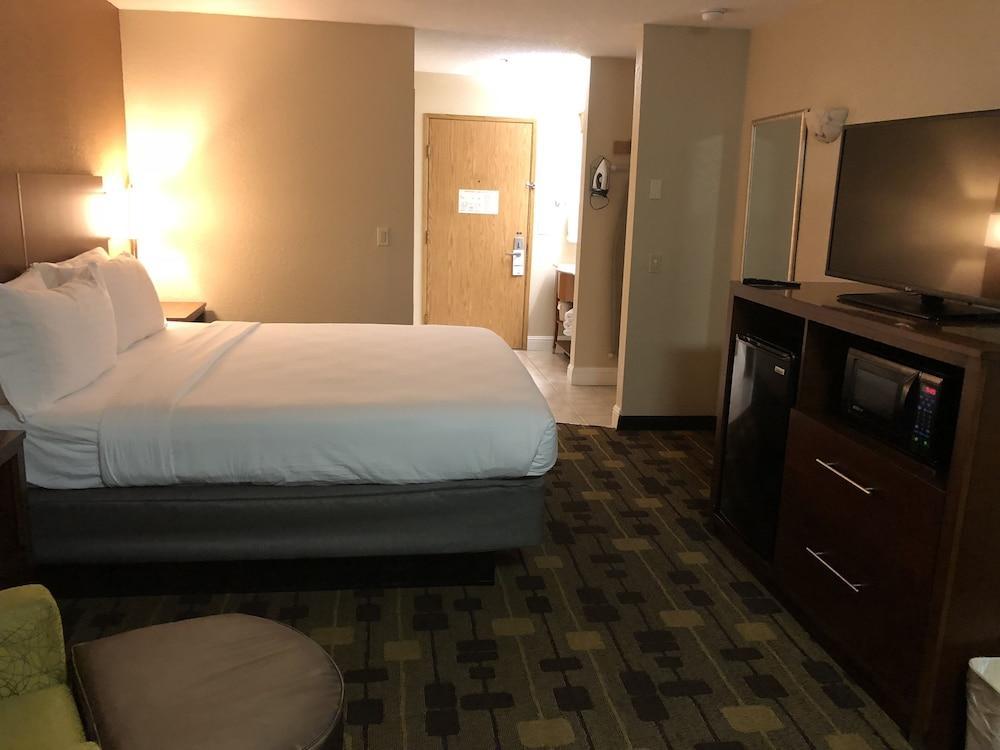 Holiday Inn Express Corning By Ihg Exterior foto