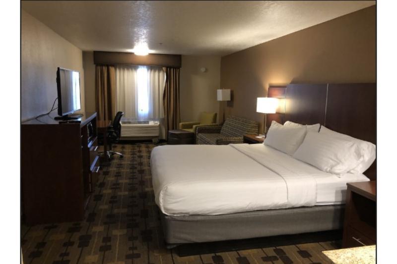 Holiday Inn Express Corning By Ihg Exterior foto