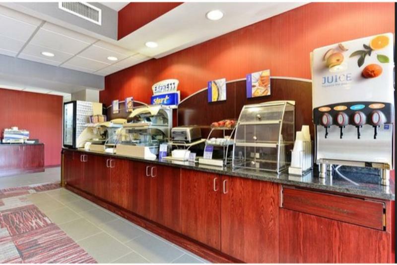 Holiday Inn Express Corning By Ihg Exterior foto