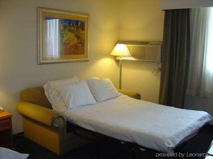 Holiday Inn Express Corning By Ihg Exterior foto
